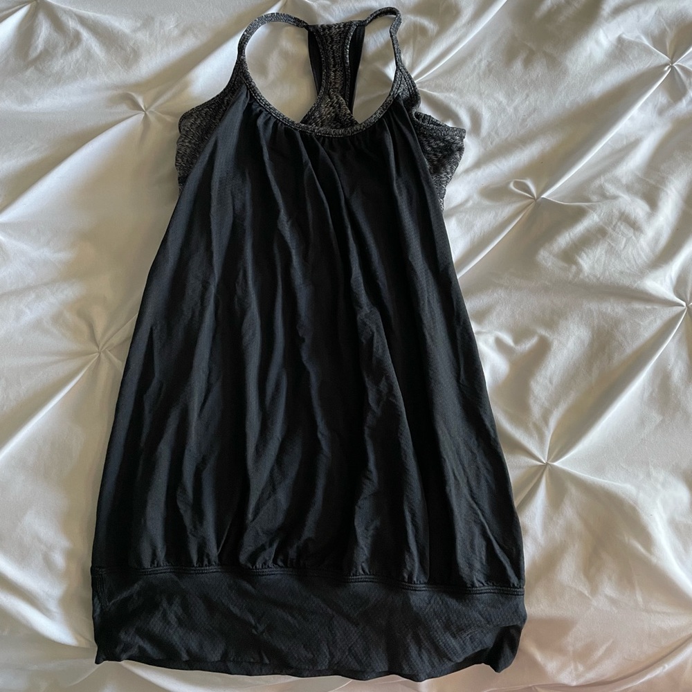 Black size S lululemon tank/sports bra